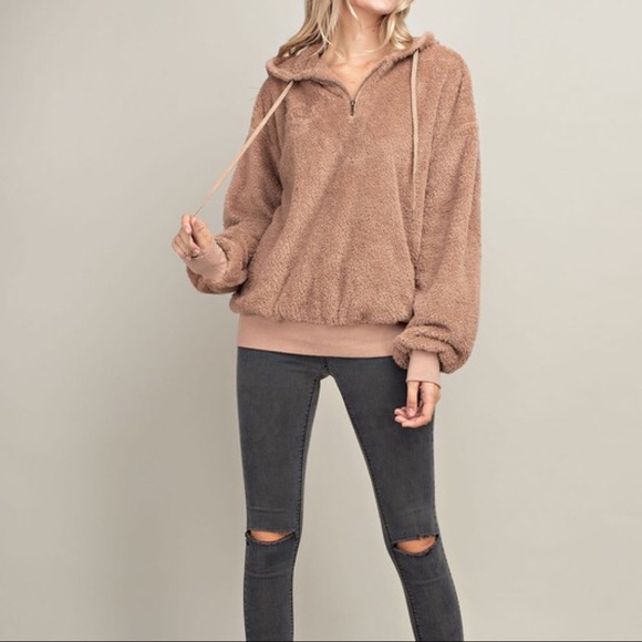 LAST CLEARANCE‼️5 🌟Faux Fur Hoodie - Picture 4 of 5